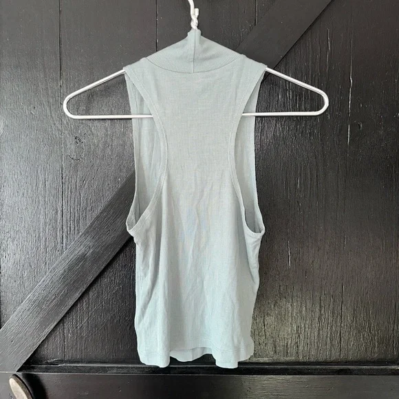 Vuori Cove Funnel Neck Cropped Rib Knit Soft Stretchy Active Lounge Tank Fern S - Picture 7 of 8